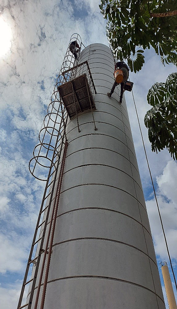 Obra em Alphavillhe: Impermeabilização e Pintura de Caixa D' Água (Circular)
