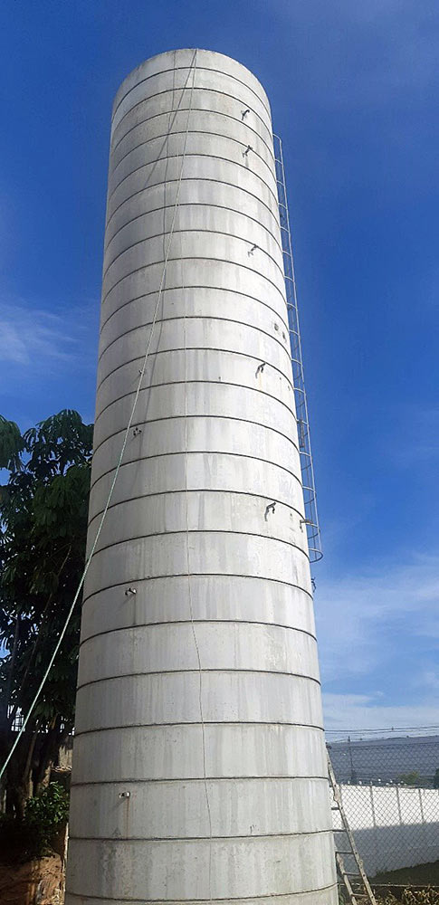 Obra em Alphavillhe: Impermeabilização e Pintura de Caixa D' Água (Circular)