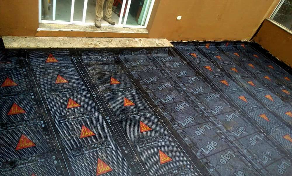 Itaim - SP: Impermeabilização de Piso com manta asfáltica e colocação de porcelanato.