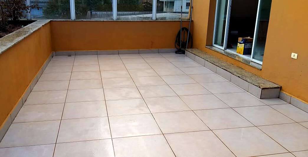 Itaim - SP: Impermeabilização de Piso com manta asfáltica e colocação de porcelanato.